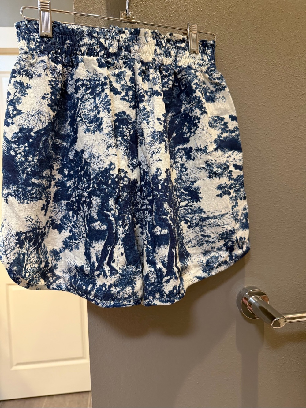 Blue Toile Print Short Sleeve Shirt - Women's Blue Toile Top & Shorts- NWT - Picture 5 of 10